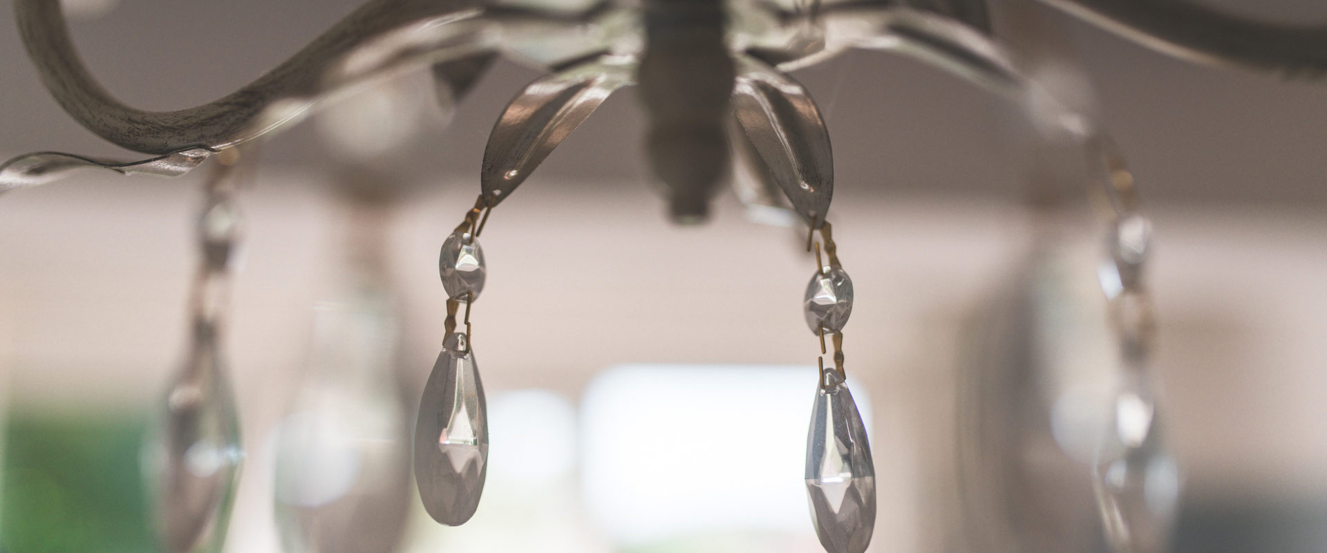 Cleeve Lodge | Bed Rooms Chandelier